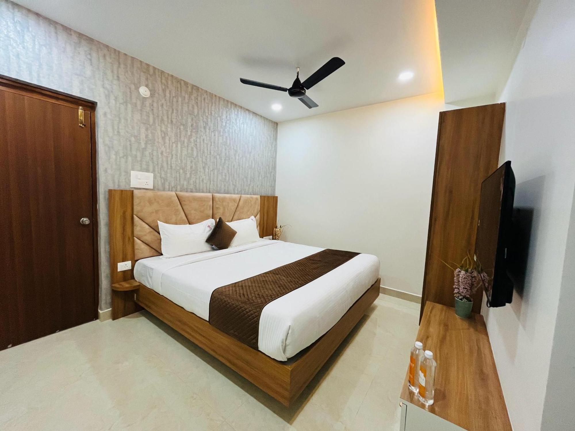 Viola Suites Hyderabad Exterior photo